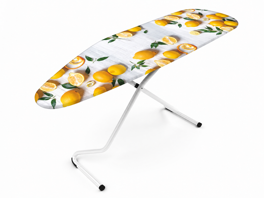 Bügelbrettbezug 145x45 Limone mit Zitronenmotiv auf dem Bügelbrett